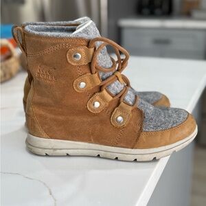 Sorel Explorer Joann Waterproof Oot with Faux Fur Collar Brown and Gray Boots